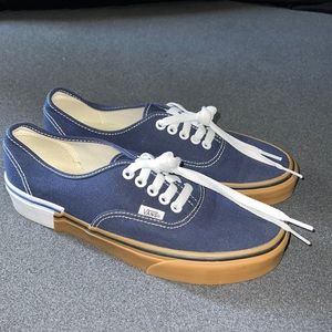 Navy blue Vans, Gum sole & regular sole